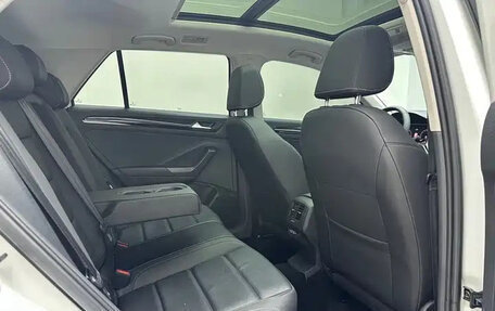 Volkswagen T-Roc I, 2023 год, 1 250 666 рублей, 17 фотография