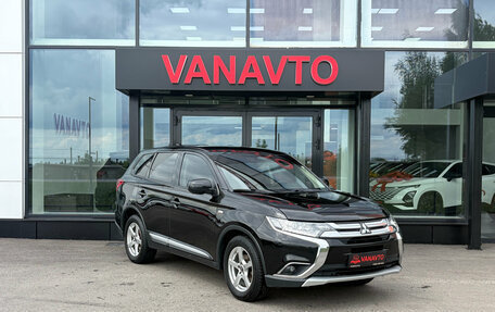 Mitsubishi Outlander III рестайлинг 3, 2017 год, 1 865 000 рублей, 7 фотография