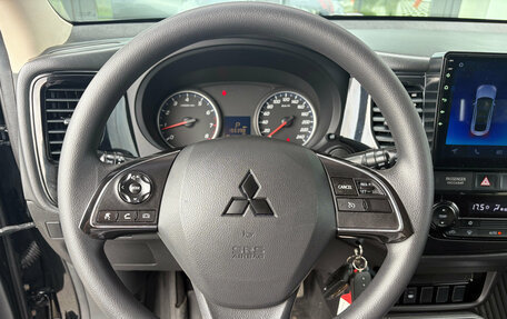 Mitsubishi Outlander III рестайлинг 3, 2017 год, 1 865 000 рублей, 11 фотография