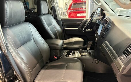 Mitsubishi Pajero IV, 2010 год, 1 899 000 рублей, 16 фотография