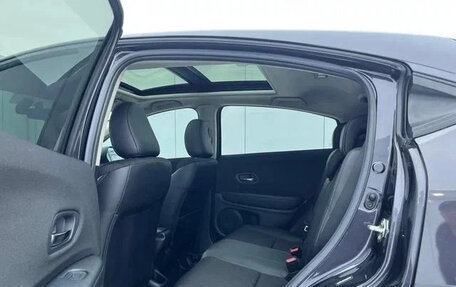 Honda Vezel, 2022 год, 1 350 000 рублей, 7 фотография