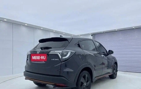 Honda Vezel, 2022 год, 1 350 000 рублей, 4 фотография
