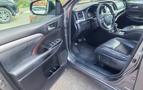 Toyota Highlander III, 2014 год, 2 300 000 рублей, 6 фотография