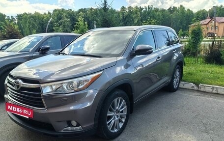 Toyota Highlander III, 2014 год, 2 300 000 рублей, 7 фотография