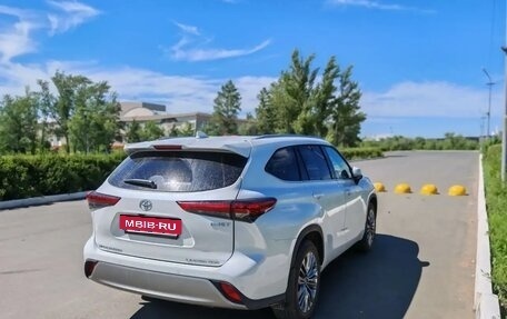 Toyota Highlander, 2025 год, 5 500 000 рублей, 3 фотография