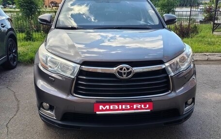 Toyota Highlander III, 2014 год, 2 300 000 рублей, 8 фотография