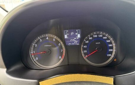 Hyundai Solaris II рестайлинг, 2014 год, 750 000 рублей, 15 фотография