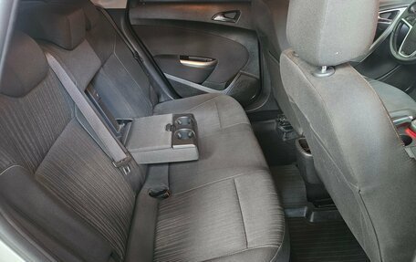 Opel Astra J, 2010 год, 399 000 рублей, 13 фотография