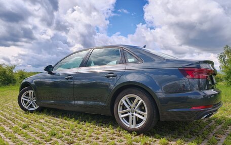 Audi A4, 2019 год, 2 300 000 рублей, 1 фотография