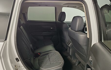 Mitsubishi Outlander III рестайлинг 3, 2022 год, 2 529 000 рублей, 21 фотография