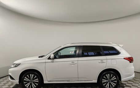 Mitsubishi Outlander III рестайлинг 3, 2022 год, 2 529 000 рублей, 8 фотография