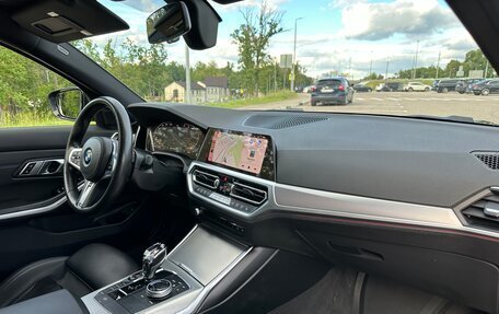 BMW 3 серия, 2019 год, 3 650 000 рублей, 10 фотография
