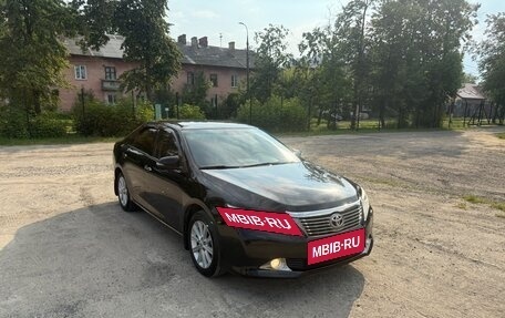 Toyota Camry, 2012 год, 2 000 000 рублей, 2 фотография