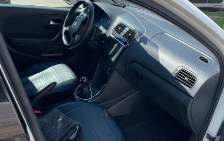 Volkswagen Polo VI (EU Market), 2015 год, 750 000 рублей, 7 фотография