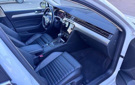Volkswagen Passat B8 рестайлинг, 2018 год, 2 250 000 рублей, 10 фотография