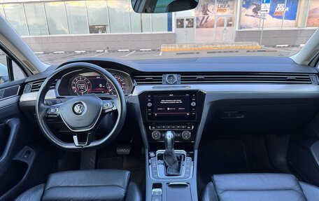 Volkswagen Passat B8 рестайлинг, 2018 год, 2 250 000 рублей, 12 фотография