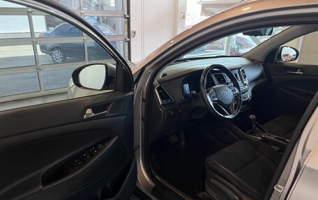 Hyundai Tucson III, 2018 год, 2 380 000 рублей, 21 фотография