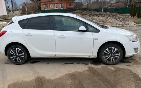 Opel Astra J, 2010 год, 400 000 рублей, 1 фотография
