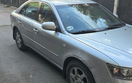 Hyundai Sonata VI, 2005 год, 650 000 рублей, 2 фотография