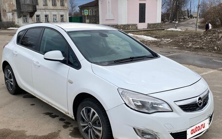 Opel Astra J, 2010 год, 400 000 рублей, 2 фотография