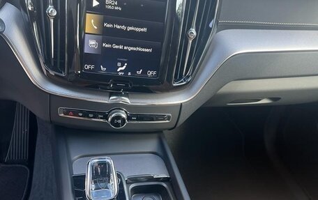 Volvo XC60 II, 2019 год, 3 800 000 рублей, 10 фотография