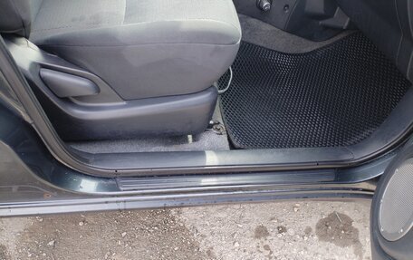 Toyota RAV4, 2004 год, 850 000 рублей, 17 фотография