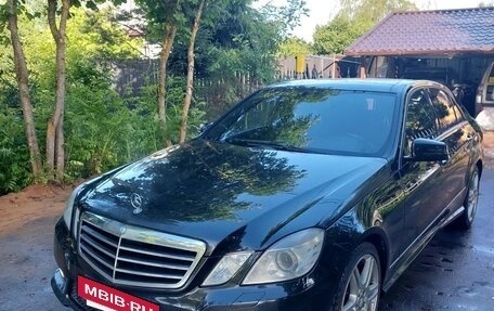 Mercedes-Benz E-Класс, 2011 год, 1 590 000 рублей, 2 фотография