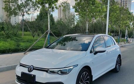 Volkswagen Golf VIII, 2023 год, 1 800 000 рублей, 3 фотография