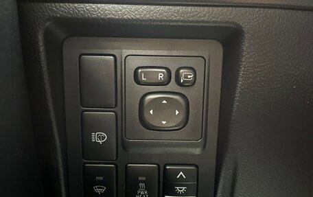 Toyota Land Cruiser Prado 150 рестайлинг 2, 2012 год, 2 449 000 рублей, 14 фотография