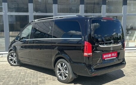 Mercedes-Benz V-Класс, 2017 год, 4 200 000 рублей, 4 фотография