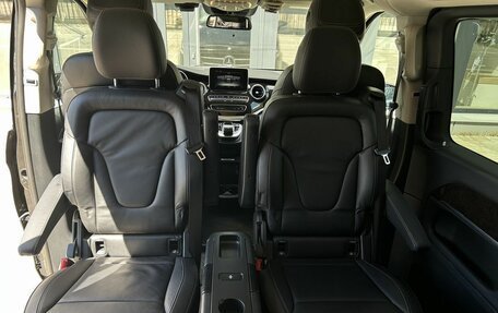 Mercedes-Benz V-Класс, 2017 год, 4 200 000 рублей, 19 фотография