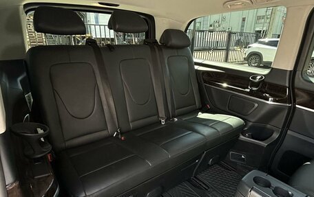 Mercedes-Benz V-Класс, 2017 год, 4 200 000 рублей, 25 фотография