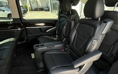 Mercedes-Benz V-Класс, 2017 год, 4 200 000 рублей, 24 фотография