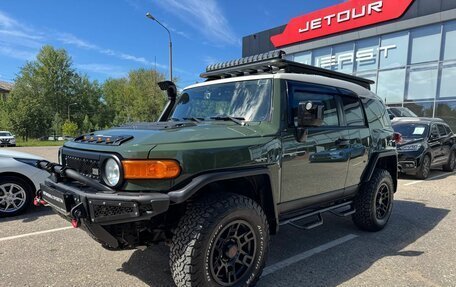 Toyota FJ Cruiser, 2011 год, 4 990 000 рублей, 3 фотография