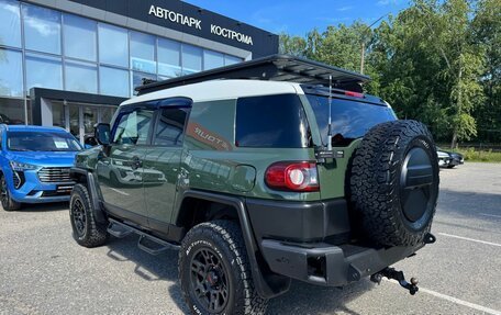 Toyota FJ Cruiser, 2011 год, 4 990 000 рублей, 6 фотография