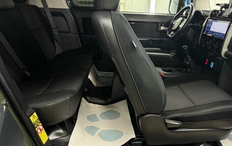 Toyota FJ Cruiser, 2011 год, 4 990 000 рублей, 15 фотография