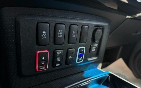 Toyota FJ Cruiser, 2011 год, 4 990 000 рублей, 19 фотография
