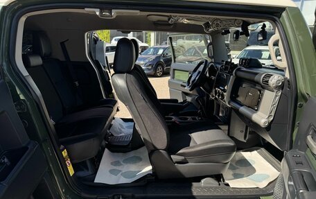 Toyota FJ Cruiser, 2011 год, 4 990 000 рублей, 14 фотография