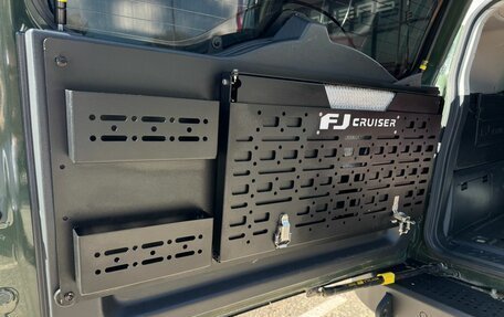 Toyota FJ Cruiser, 2011 год, 4 990 000 рублей, 25 фотография