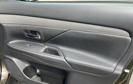 Mitsubishi Outlander III рестайлинг 3, 2020 год, 2 430 000 рублей, 12 фотография