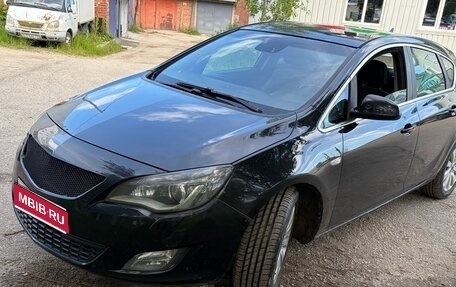 Opel Astra J, 2011 год, 520 000 рублей, 1 фотография