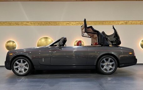 Rolls-Royce Phantom VII рестайлинг, 2013 год, 109 000 000 рублей, 14 фотография