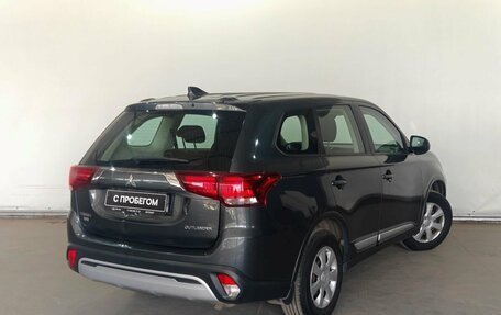 Mitsubishi Outlander III рестайлинг 3, 2019 год, 1 550 000 рублей, 4 фотография