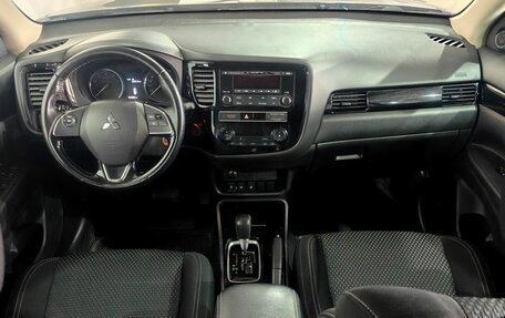 Mitsubishi Outlander III рестайлинг 3, 2019 год, 1 550 000 рублей, 11 фотография
