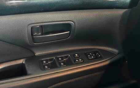 Mitsubishi Outlander III рестайлинг 3, 2019 год, 1 550 000 рублей, 16 фотография