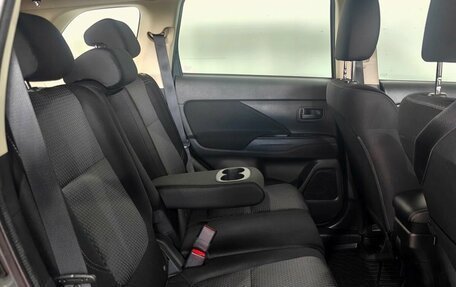 Mitsubishi Outlander III рестайлинг 3, 2019 год, 1 550 000 рублей, 10 фотография