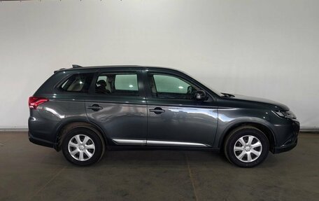 Mitsubishi Outlander III рестайлинг 3, 2019 год, 1 550 000 рублей, 8 фотография
