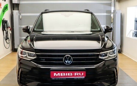 Volkswagen Tiguan II, 2021 год, 3 550 000 рублей, 3 фотография