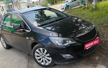 Opel Astra J, 2011 год, 520 000 рублей, 2 фотография