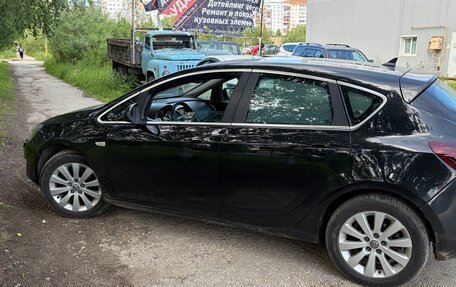 Opel Astra J, 2011 год, 520 000 рублей, 3 фотография
